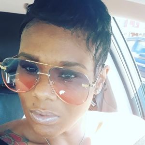 Meet your Posher, Shakeya